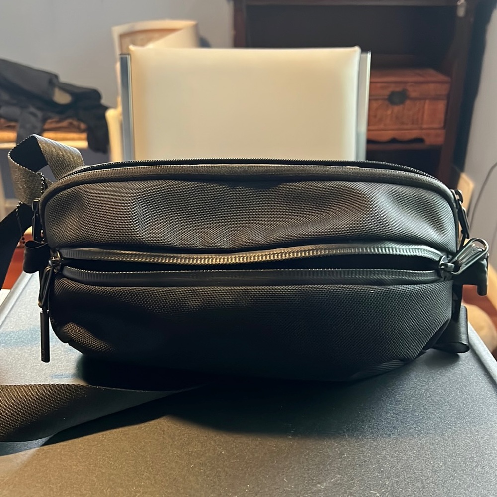 AER day sling 2 (great condition)